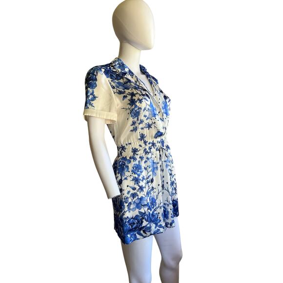 Alice + Olivia Leighton White Blue Floral Satin Shorts Romper Jumpsuit US 6 - Picture 2 of 5
